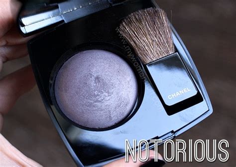 Notorious Ombre Contraste: A Notoriously Popular Sculpting Powder from 